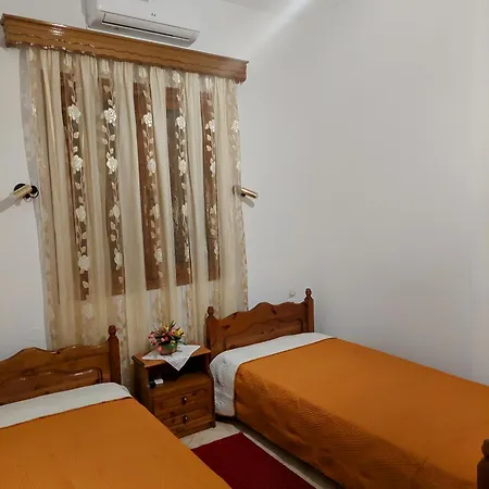 Hotel λευκή καμέλια *